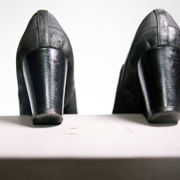 Amalfi metallic black suede US 11 heel - Picture 8 of 13
